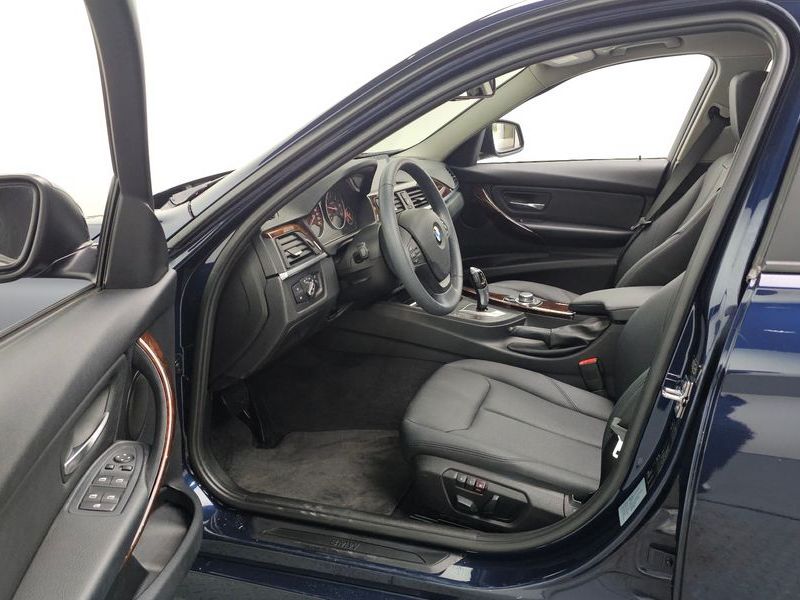 2012 BMW 3 Series 320d photo 10