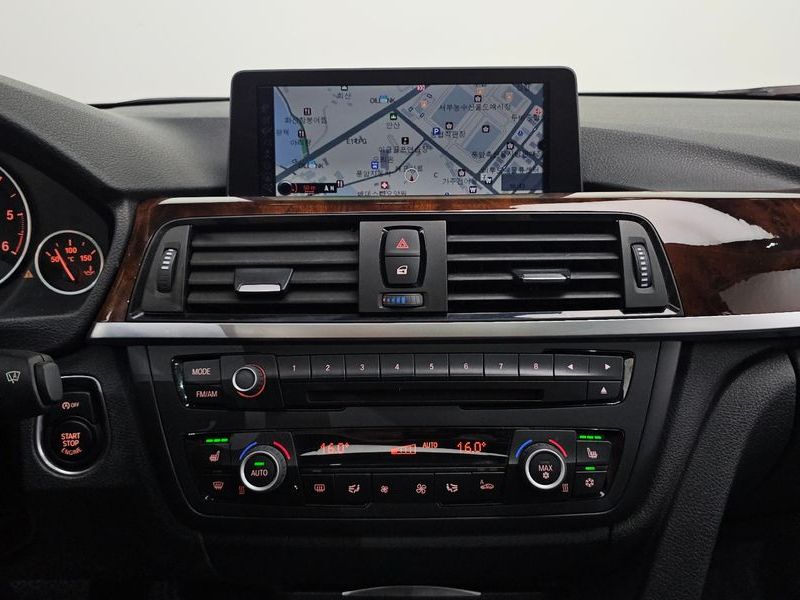 2012 BMW 3 Series 320d photo 12
