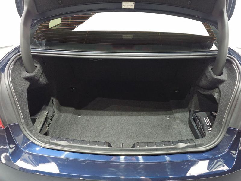 2012 BMW 3 Series 320d photo 20
