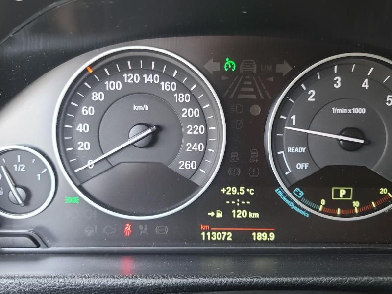 2013 BMW 3 Series 320i photo 8