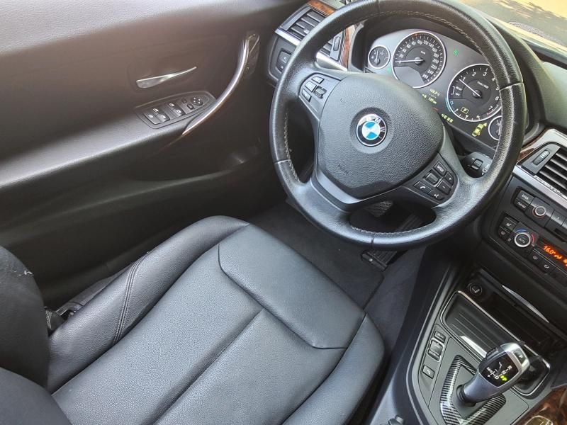 2013 BMW 3 Series 320i photo 14