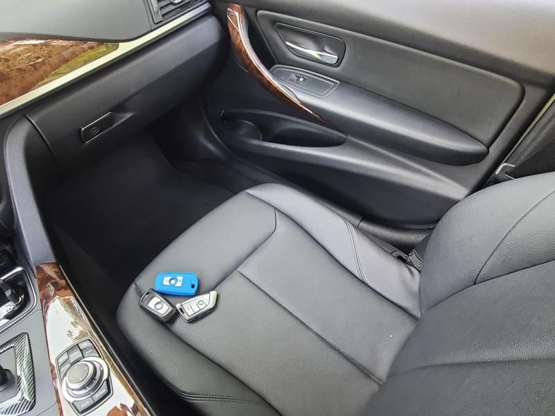 2013 BMW 3 Series 320i photo 15