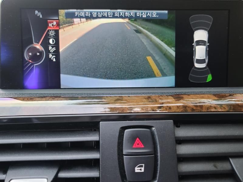 2013 BMW 3 Series 320i photo 16