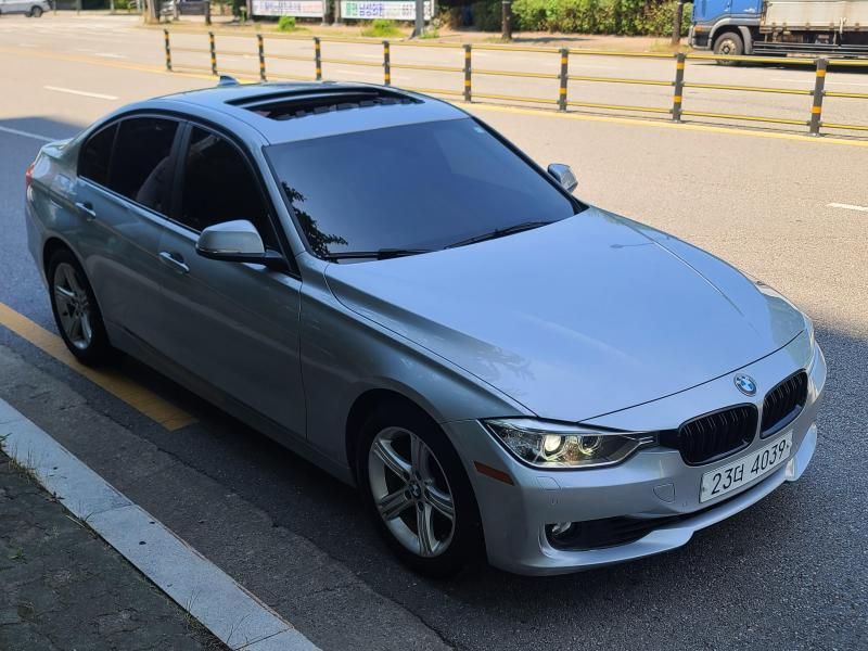 2013 BMW 3 Series 320i photo 20