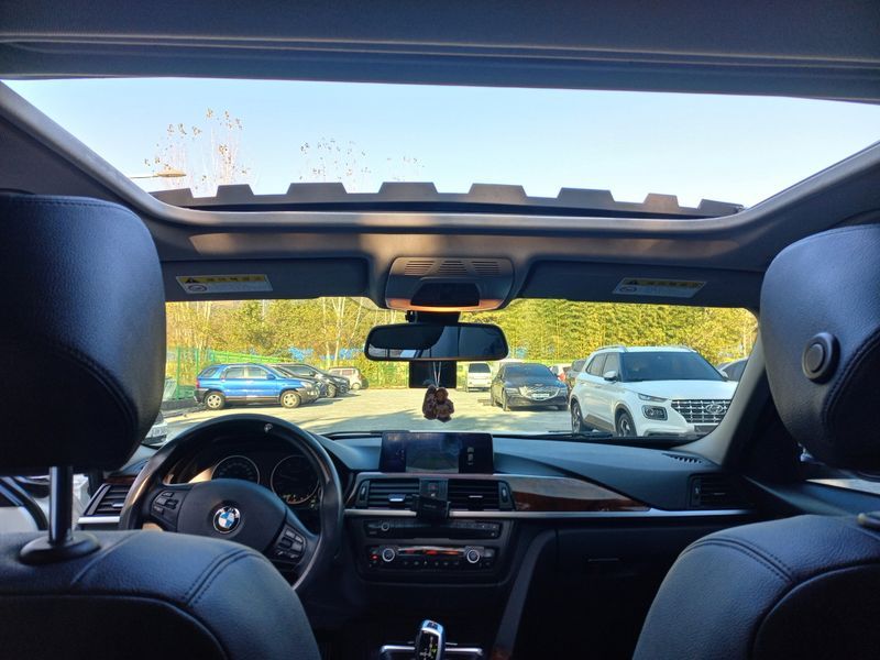 2013 BMW 3 Series 320d photo 9