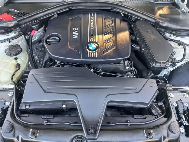 2013 BMW 3 Series 320d photo 14