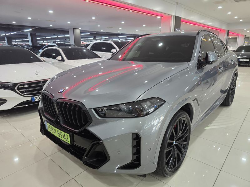 2026 BMW X6 xDrive40d M Sport Online Exclusive photo 1