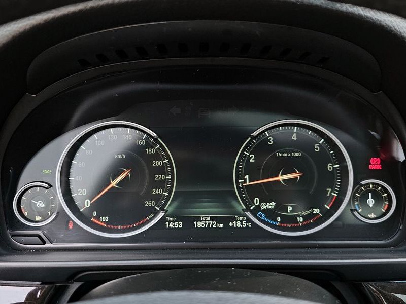2013 BMW 5 Series 528i photo 8