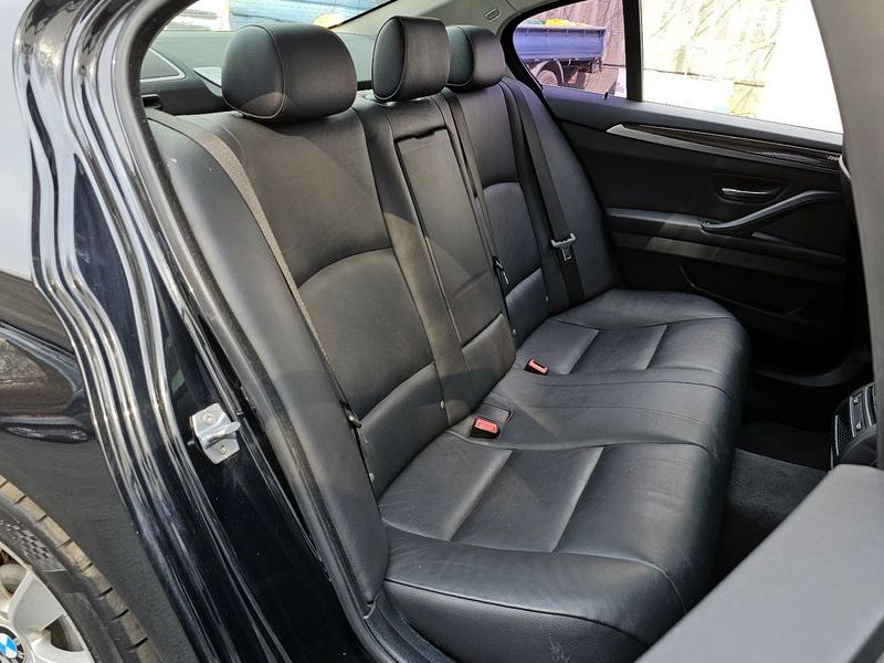 2013 BMW 5 Series 528i photo 12
