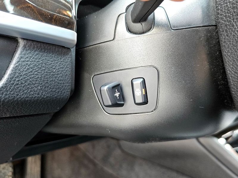 2013 BMW 5 Series 528i photo 20