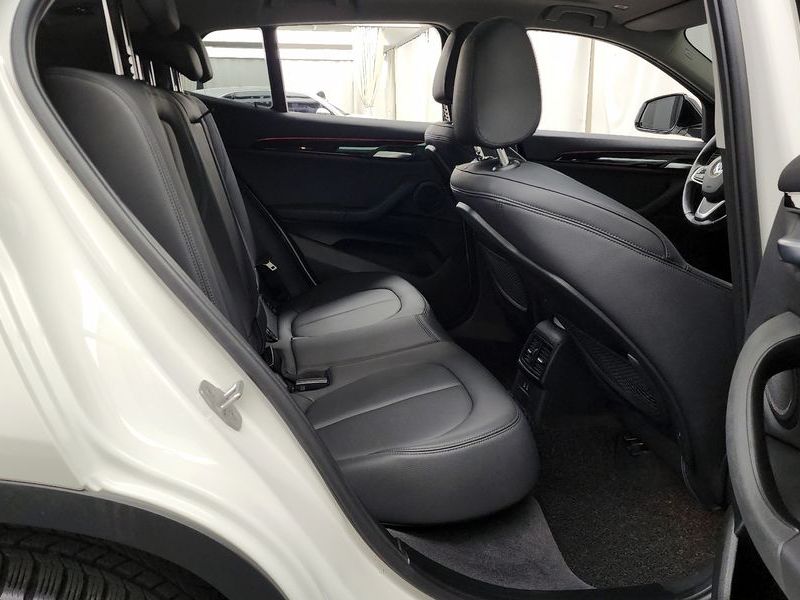 2021 BMW X2 xDrive20i Advantage photo 12