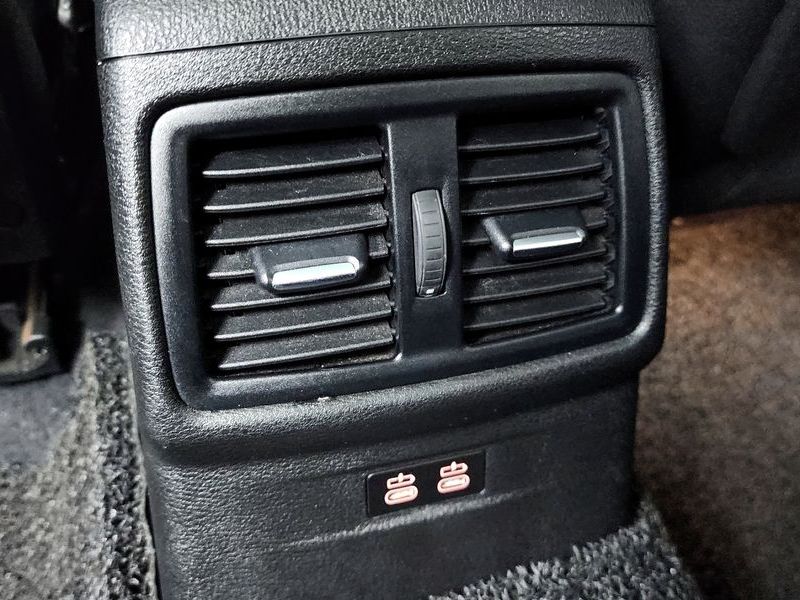 2021 BMW X2 xDrive20i Advantage photo 19