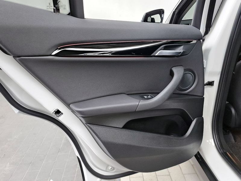 2021 BMW X2 xDrive20i Advantage photo 25