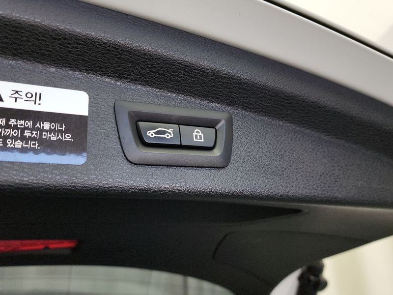2021 BMW X2 xDrive20i Advantage photo 27