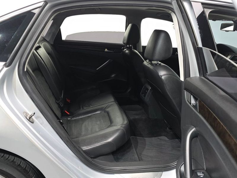 2014 Volkswagen Passat 2.0 TDI B7 photo 12