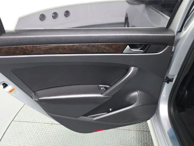 2014 Volkswagen Passat 2.0 TDI B7 photo 25