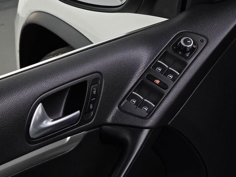 2013 Volkswagen Tiguan 2.0 TDI R-Line 5N photo 16