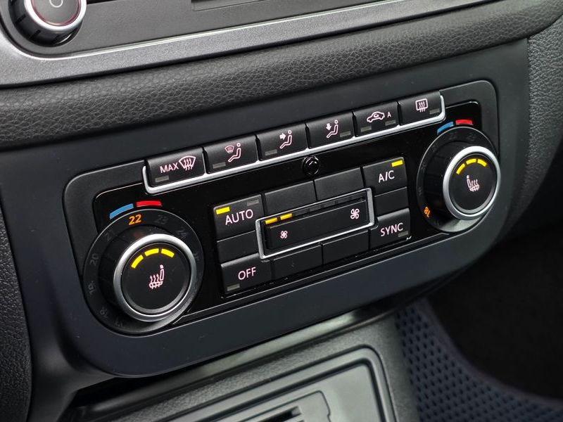 2013 Volkswagen Tiguan 2.0 TDI R-Line 5N photo 17