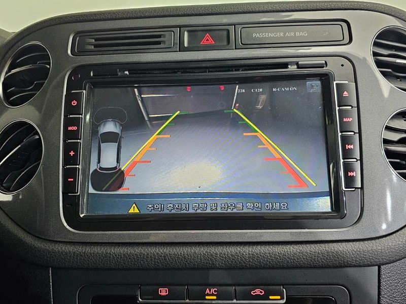 2015 Volkswagen Tiguan 2.0 TDI Comfort 5N photo 15