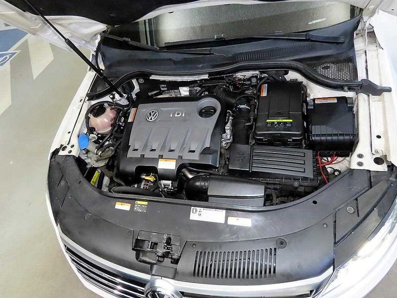 2014 Volkswagen New CC 2.0 TDI BlueMotion photo 17