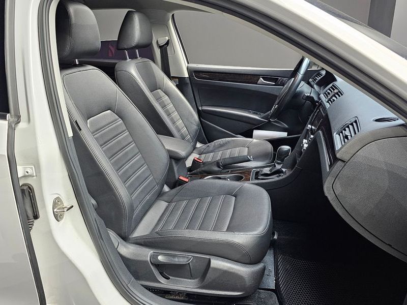 2015 Volkswagen Passat 1.8 TSI B7 photo 11