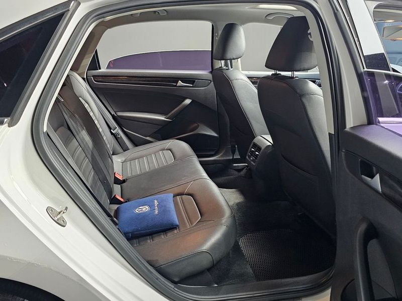 2015 Volkswagen Passat 1.8 TSI B7 photo 12