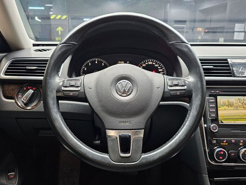 2015 Volkswagen Passat 1.8 TSI B7 photo 13