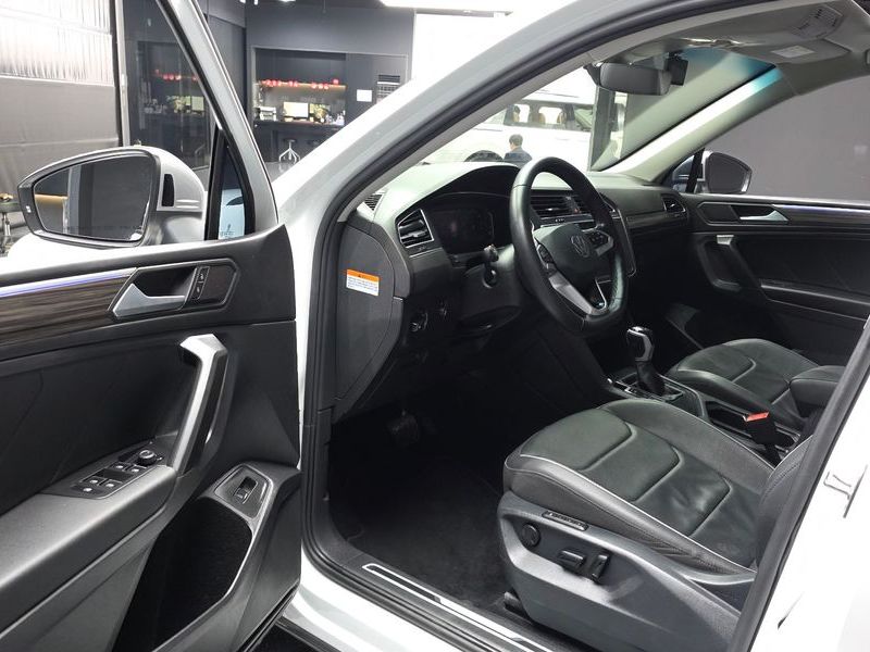 2023 Volkswagen Tiguan 2.0 TSI Prestige photo 10