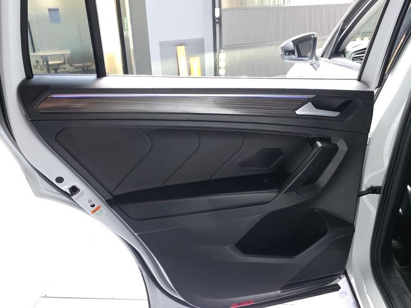 2023 Volkswagen Tiguan 2.0 TSI Prestige photo 25