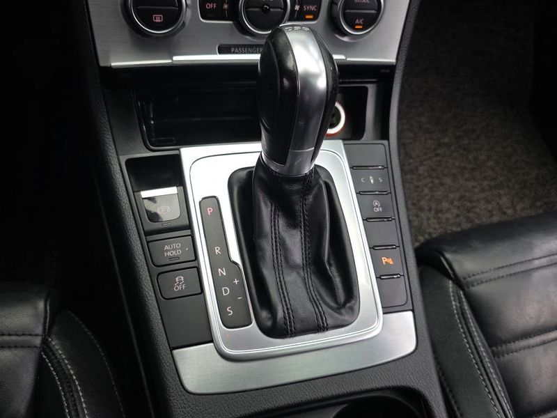 2013 Volkswagen New CC 2.0 TDI BlueMotion R-Line photo 9