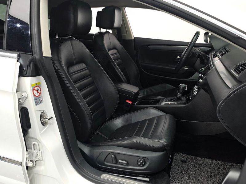 2013 Volkswagen New CC 2.0 TDI BlueMotion R-Line photo 11