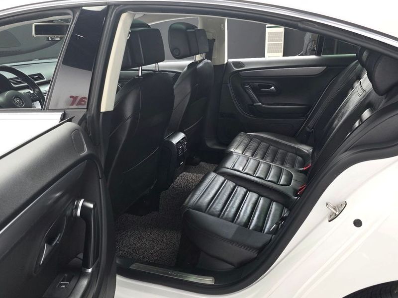 2013 Volkswagen New CC 2.0 TDI BlueMotion R-Line photo 12