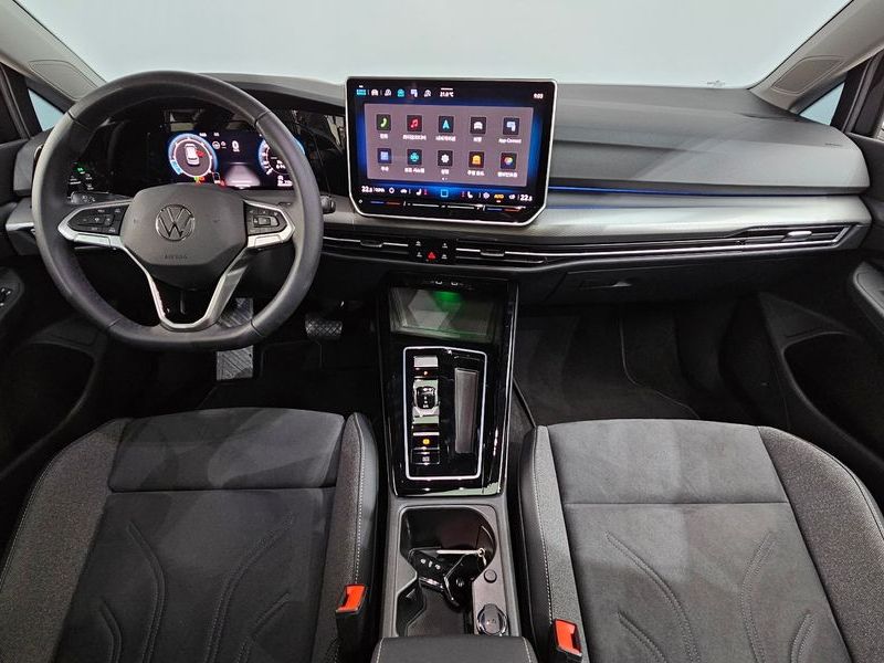 2025 Volkswagen Golf 2.0 TDI Prestige photo 7