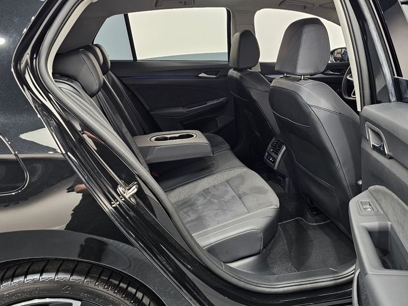 2025 Volkswagen Golf 2.0 TDI Prestige photo 11