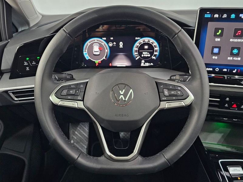 2025 Volkswagen Golf 2.0 TDI Prestige photo 12