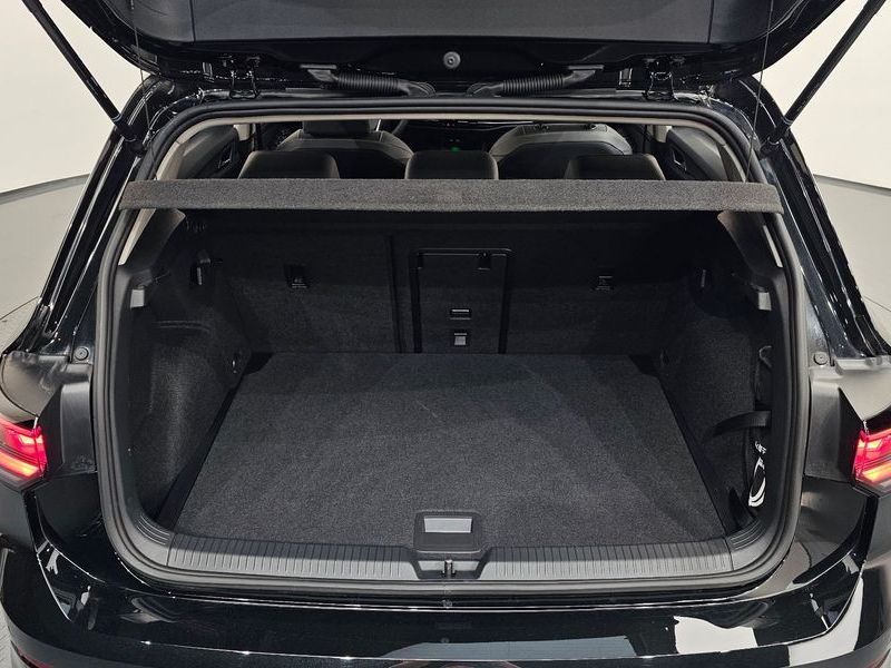 2025 Volkswagen Golf 2.0 TDI Prestige photo 17