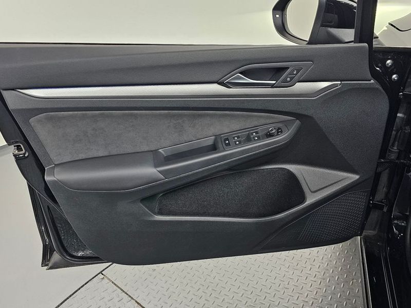 2025 Volkswagen Golf 2.0 TDI Prestige photo 24