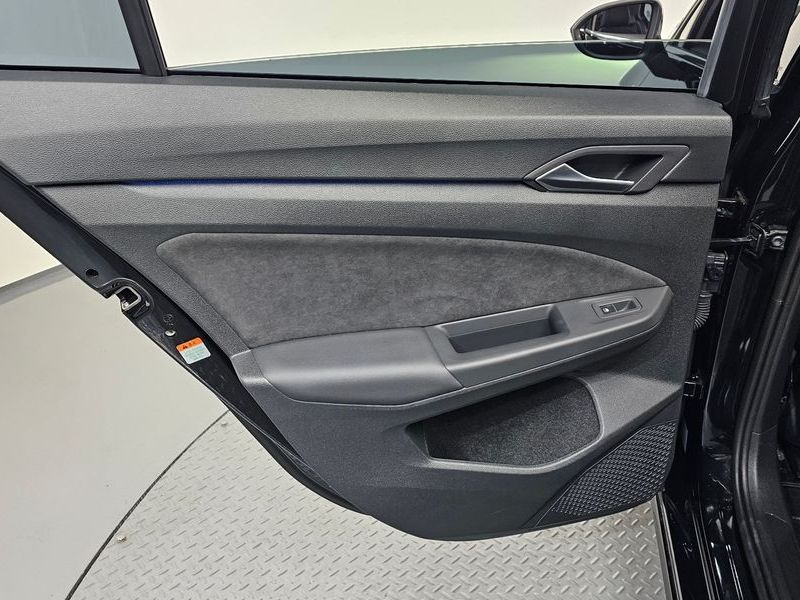 2025 Volkswagen Golf 2.0 TDI Prestige photo 25