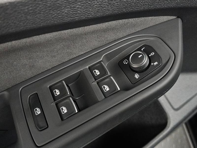 2025 Volkswagen Golf 2.0 TDI Prestige photo 29