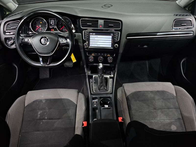 2015 Volkswagen Golf 1.6 TDI photo 7