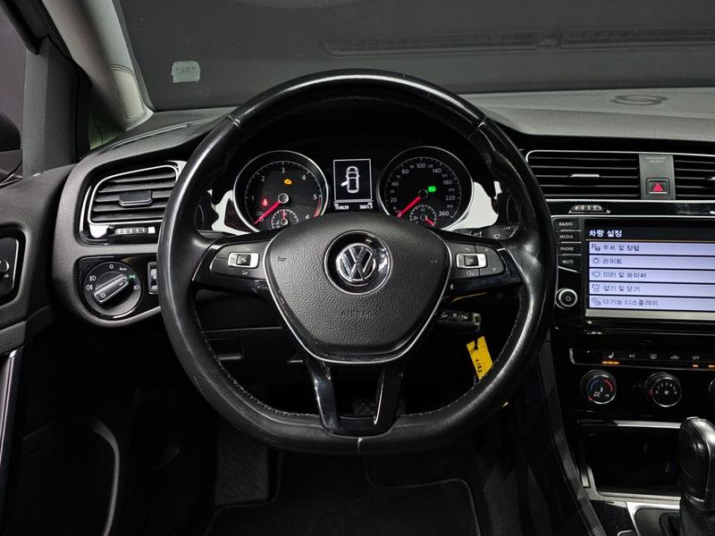2015 Volkswagen Golf 1.6 TDI photo 14