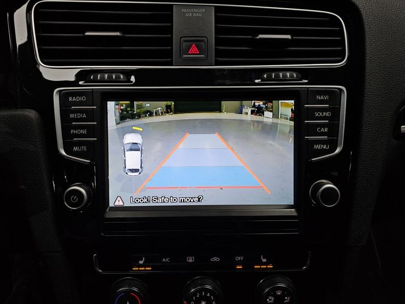2015 Volkswagen Golf 1.6 TDI photo 16