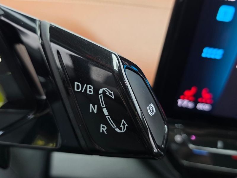 2022 Volkswagen ID.4 Pro photo 9