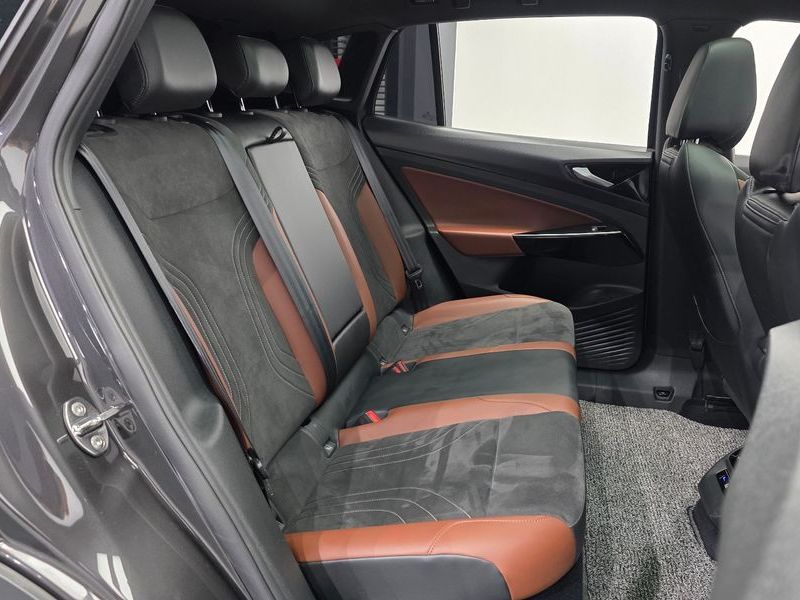 2022 Volkswagen ID.4 Pro photo 12