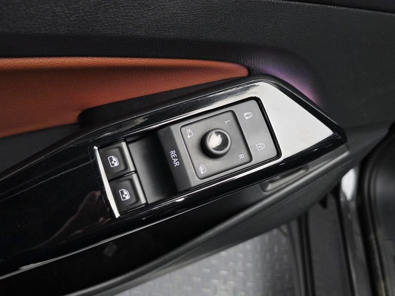2022 Volkswagen ID.4 Pro photo 18