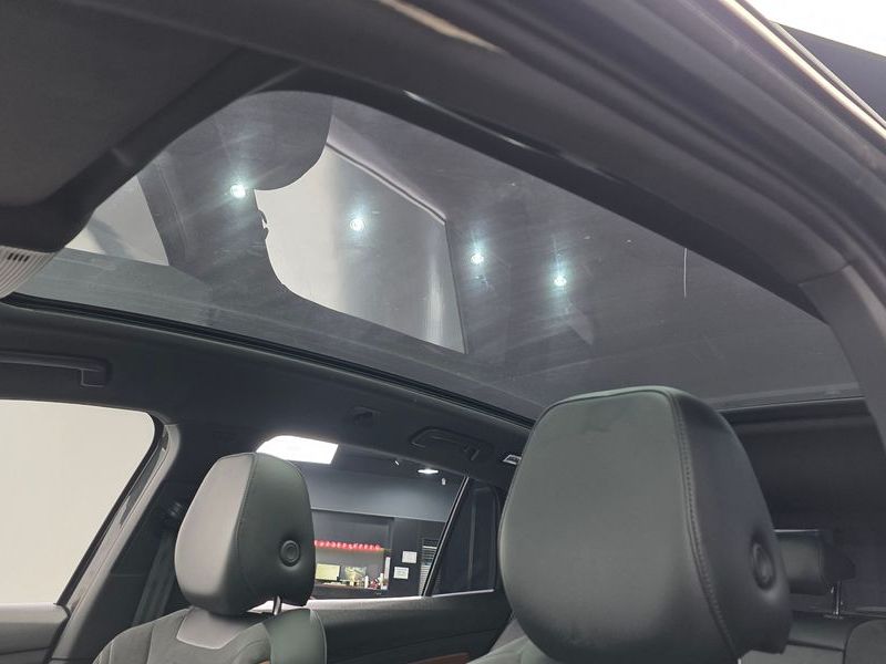 2022 Volkswagen ID.4 Pro photo 19