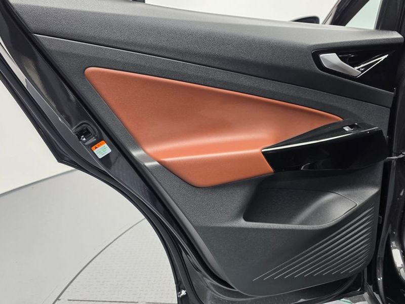 2022 Volkswagen ID.4 Pro photo 24