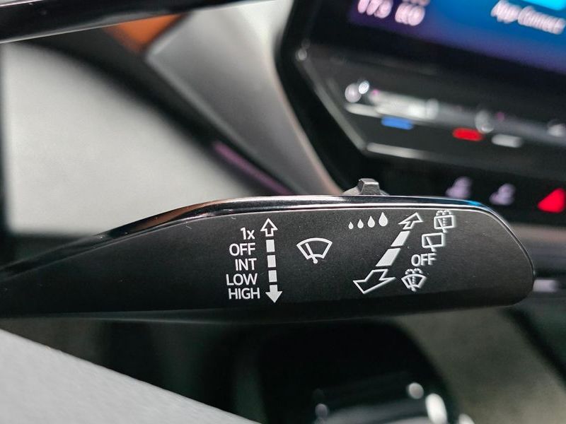 2022 Volkswagen ID.4 Pro photo 30