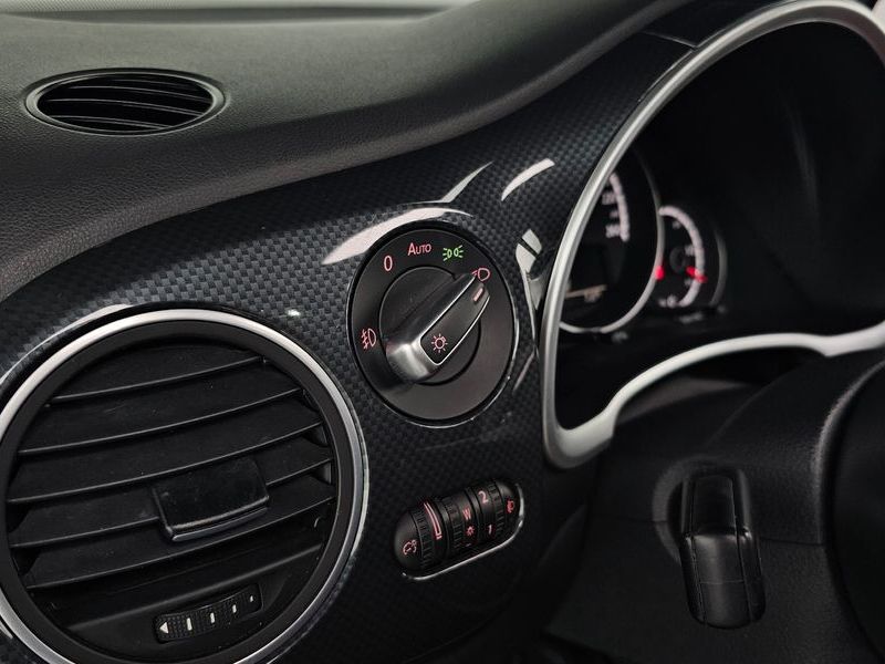 2015 Volkswagen Beetle 2.0 TDI Premium 3rd photo 19