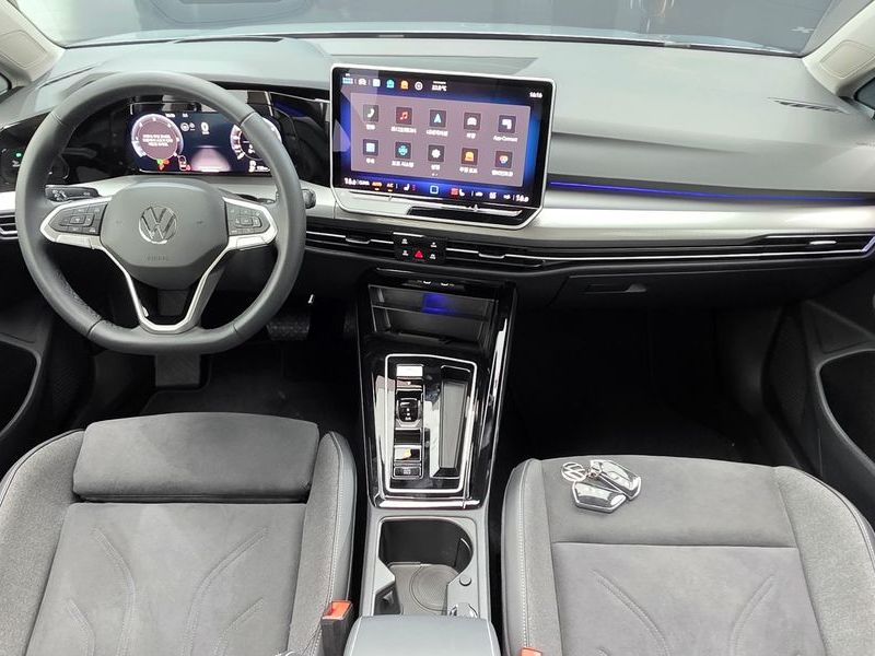 2026 Volkswagen Golf 2.0 TDI Prestige photo 7
